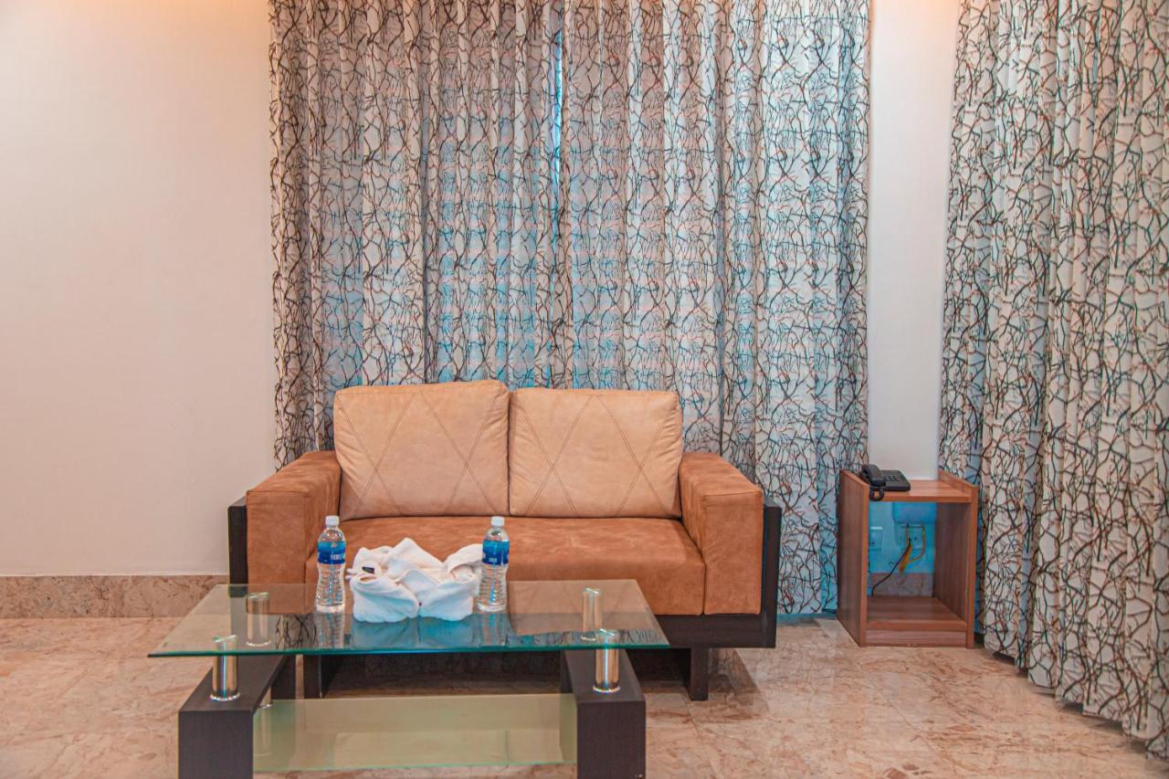 Park Avenue Suites Коимбаторе Екстериор снимка